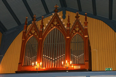 Fil:Aurskog kirke Orgelet 1.jpg