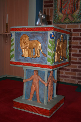 Fil:Bjørkelangen kirke Døpefonten 2.jpg