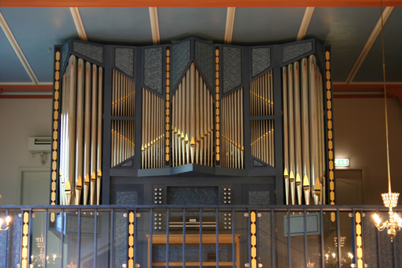 Fil:Fusa kyrkje Orgel 2.jpg