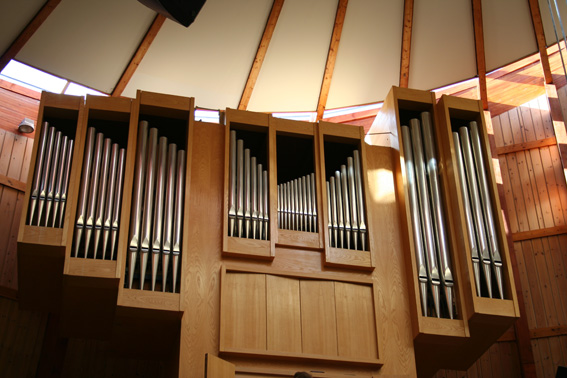 Fil:Fyllingsdalen kirke Orgel 1.jpg