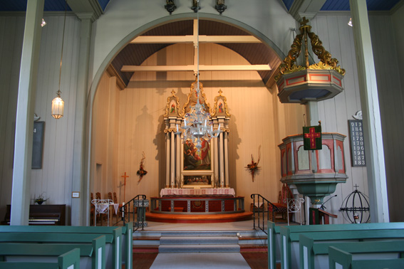 Fil:Gjerstad kyrkje, Osterøy Koråpning.jpg