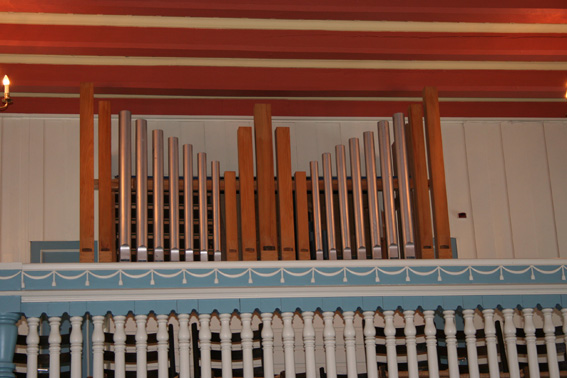 Fil:Hakadal kirke Orgel 2.jpg