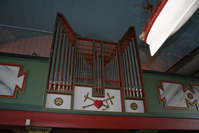 Fil:Heggedal kirke Orgel 2.jpg
