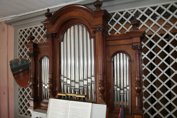 Fil:Heni kirke, Gjerdrum Orgel 2.jpg