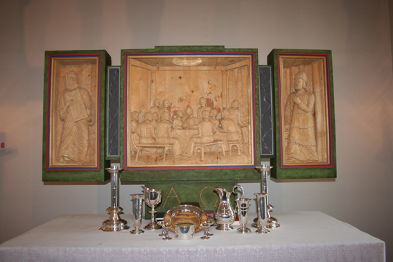 Fil:Mogreina kirke Alterbilde 2.jpg