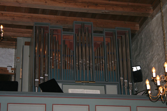 Fil:Nesodden kirke Orgel 2.jpg