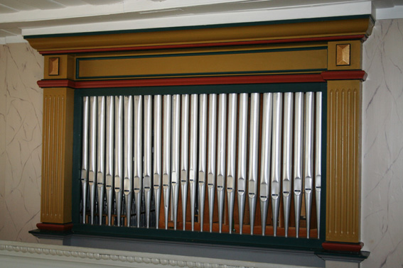 Fil:Rødenes kirke Orgelet 1.jpg