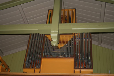 Fil:Setskog kirke Orgelet 1.jpg