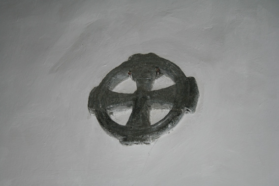 Fil:Skiptvet kirke Kors.jpg