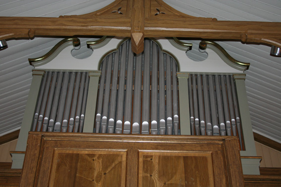 Fil:Torpo kyrkje Orgelet 1.jpg