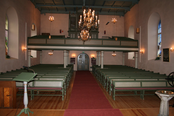 Fil:Tranby kirke Kirkerommet bakre.jpg