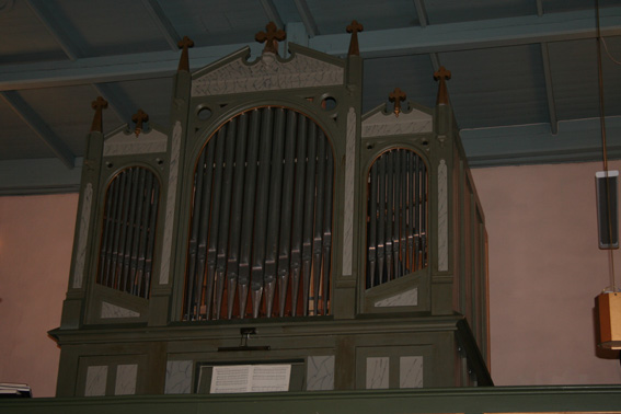 Fil:Tranby kirke Orgelet 1.jpg