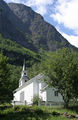 Bakka kyrkje og austporten, sett frå søraust, AMH 2011.jpg