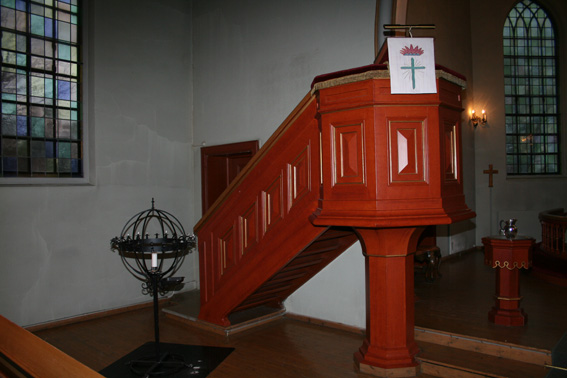 Fil:Årnes kirke Prekestol bilde 2.jpg