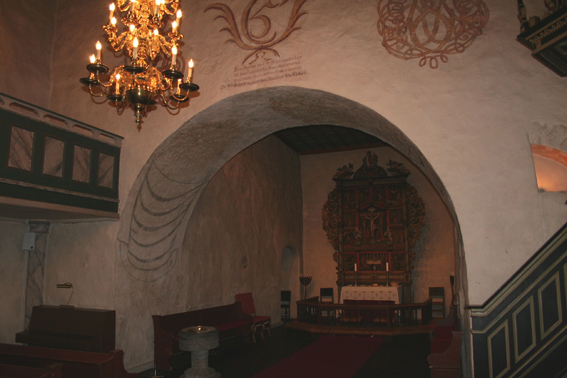 Fil:Røyken kirke Koråpningen.jpg