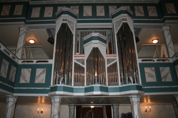 Fil:Røyken kirke Orgel 2.jpg
