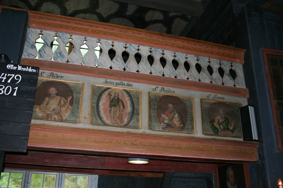 Fil:Rollag stavkirke Galleridetalj 4.jpg