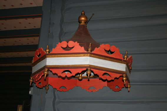 Fil:Svene kirke Over dopefont.jpg